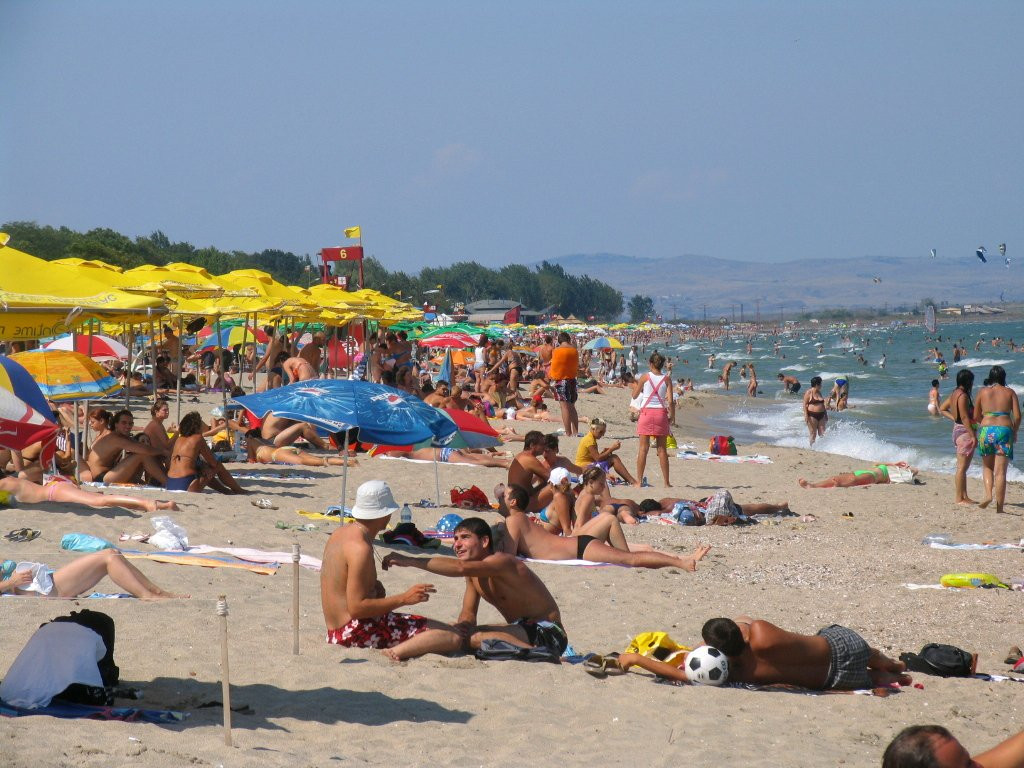 Люди на пляже в Бургасе, Болгария. Фото 3 – фотографии Болгарии