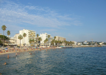 Пляж в Жуан-ле-Пен, Франция. Фото 7 – фотографии Франции