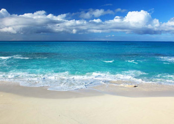 Бирюзовое море на пляже островов Тёркс в Тёркс и Кайкос – фотографии Тёркс и Кайкос