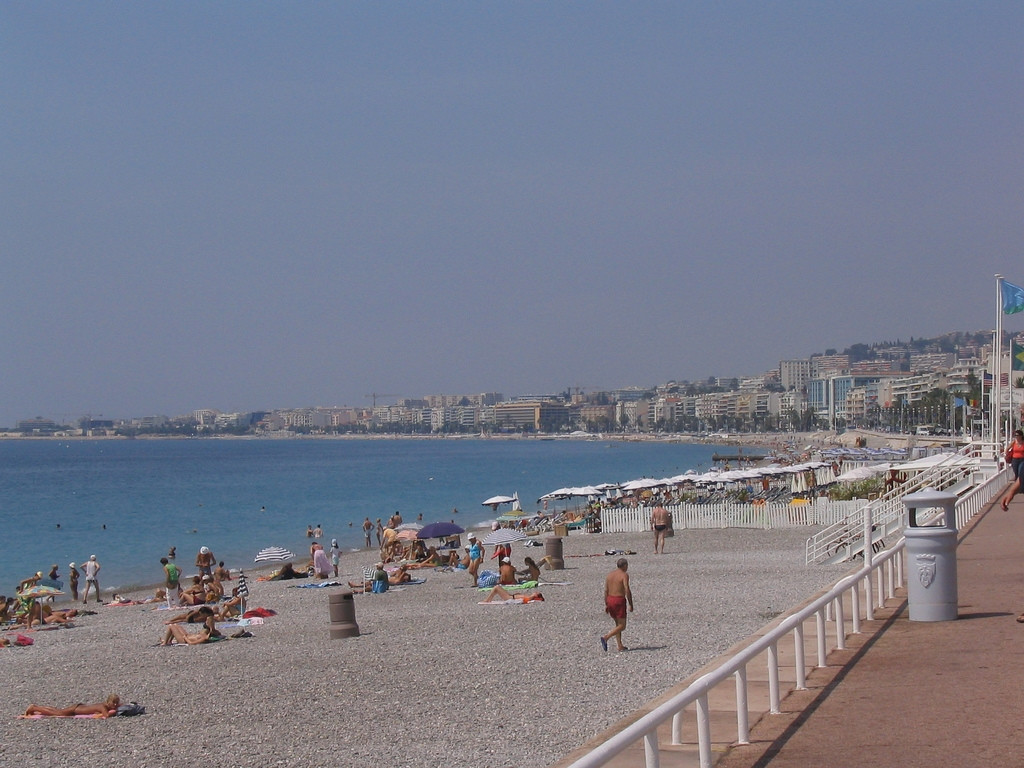 Пляж в Ницце, Франция. Фото 7 – фотографии Франции