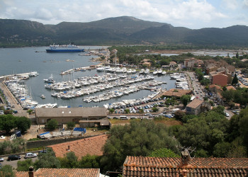 Панорамный вид в Порто-Векьо, Франция – фотографии Франции