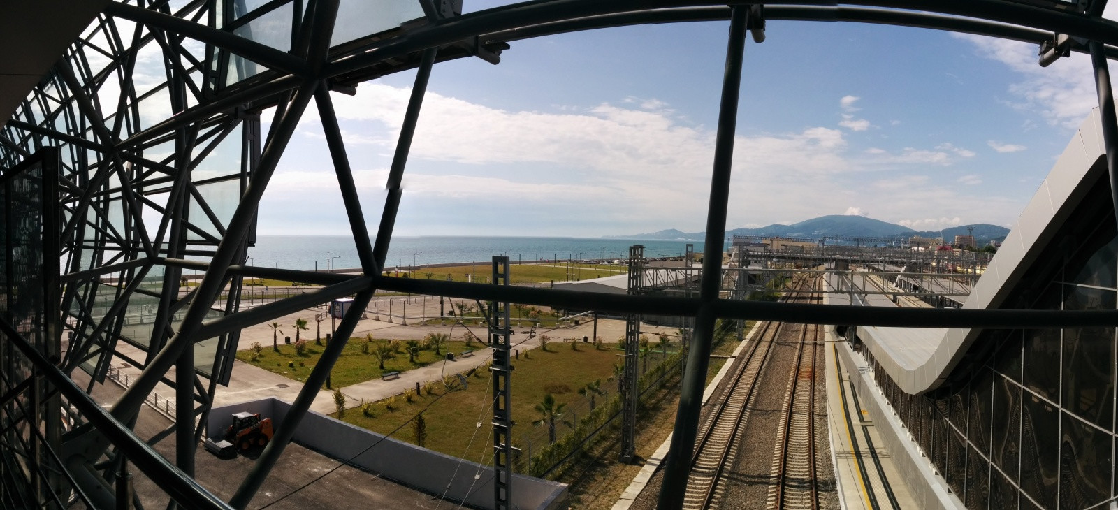 Вокзал Адлера, вид с третьего этажа – фотографии России