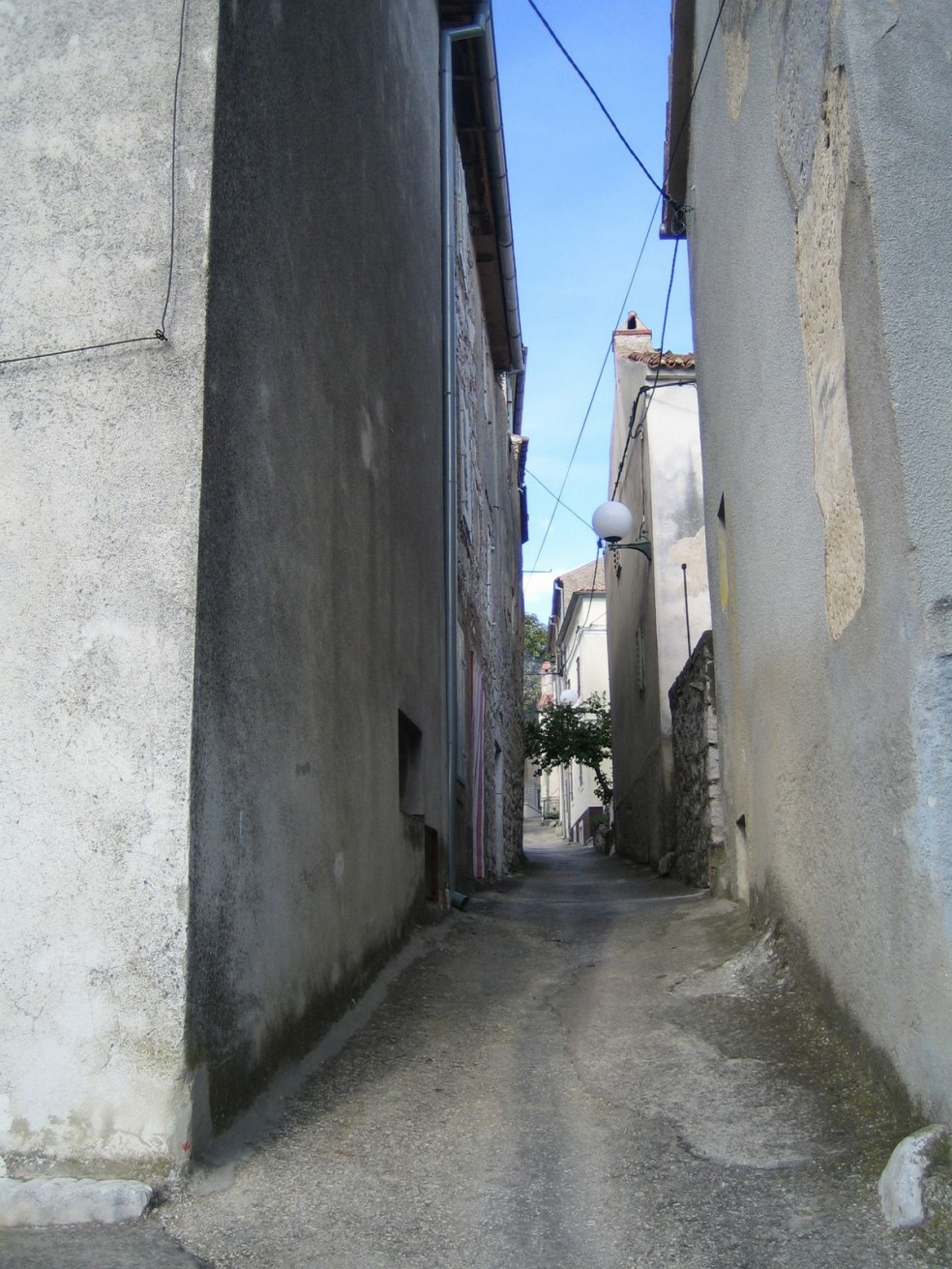 Улица в Омишаль, Хорватия – фотографии Хорватии