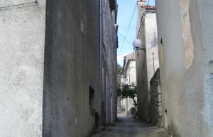 Улица в Омишаль, Хорватия – фотографии Хорватии