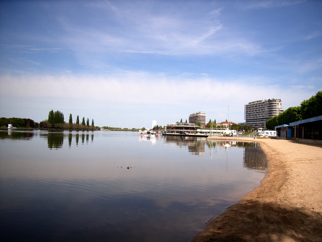 Пляж в Виши, Франция – фотографии Франции