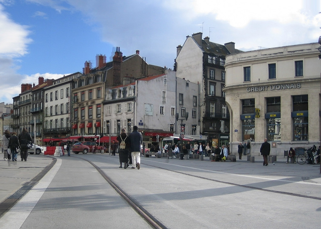 Улица в Клермон-Ферран, Франция. Фото 5 – фотографии Франции