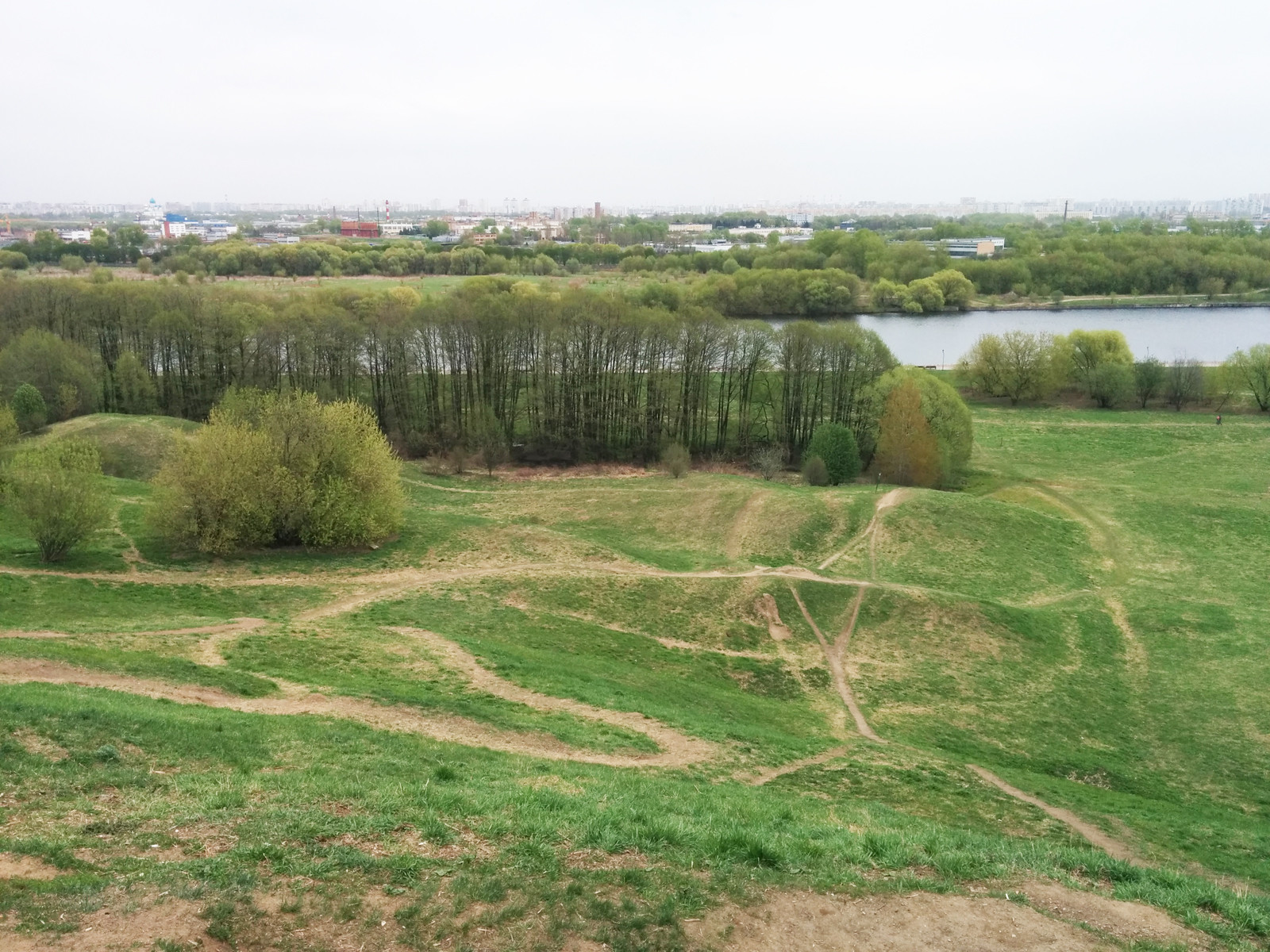 Парк Коломенское, вид на на Москва-реку – фотографии России