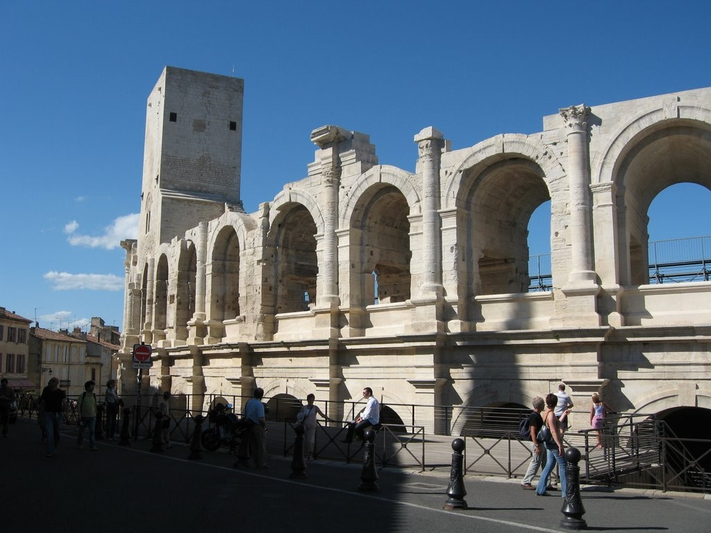 Достопримечательность в Арль, Франция – фотографии Франции