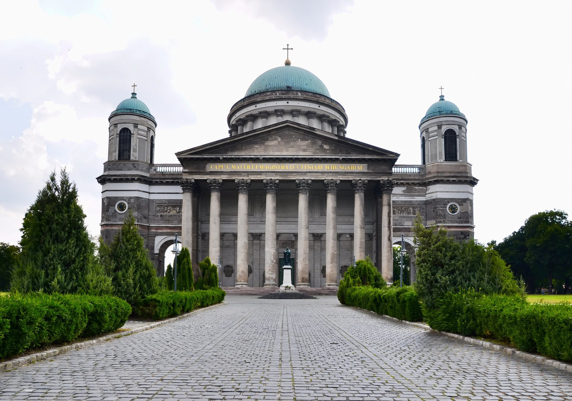 Базилика святого Адальберта  – фотографии Венгрии