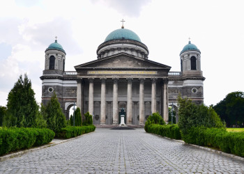 Базилика святого Адальберта  – фотографии Венгрии