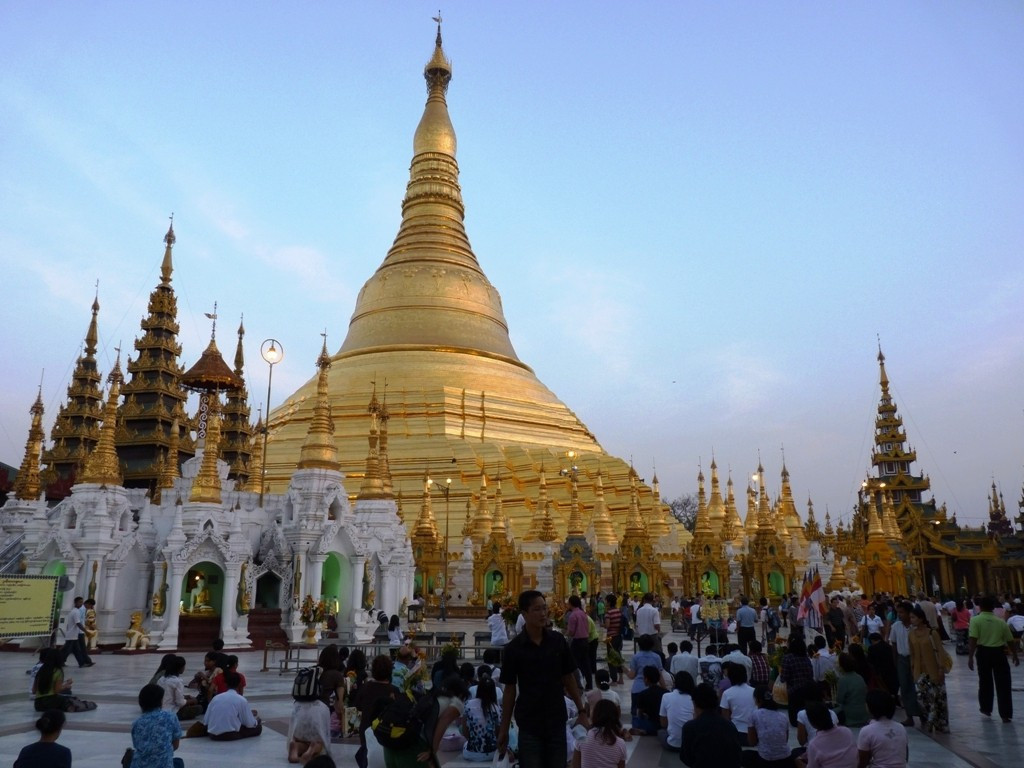 Пагода Шведагон в Янгоне, Мьянма – фотографии Мьянмы
