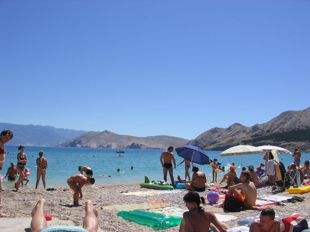 Люди на пляже в Башка, Хорватия. Фото 10 – фотографии Хорватии