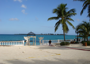 Набережная  в Нью-Провиденс, Багамские острова. Фото 2 – фотографии Багамских островов