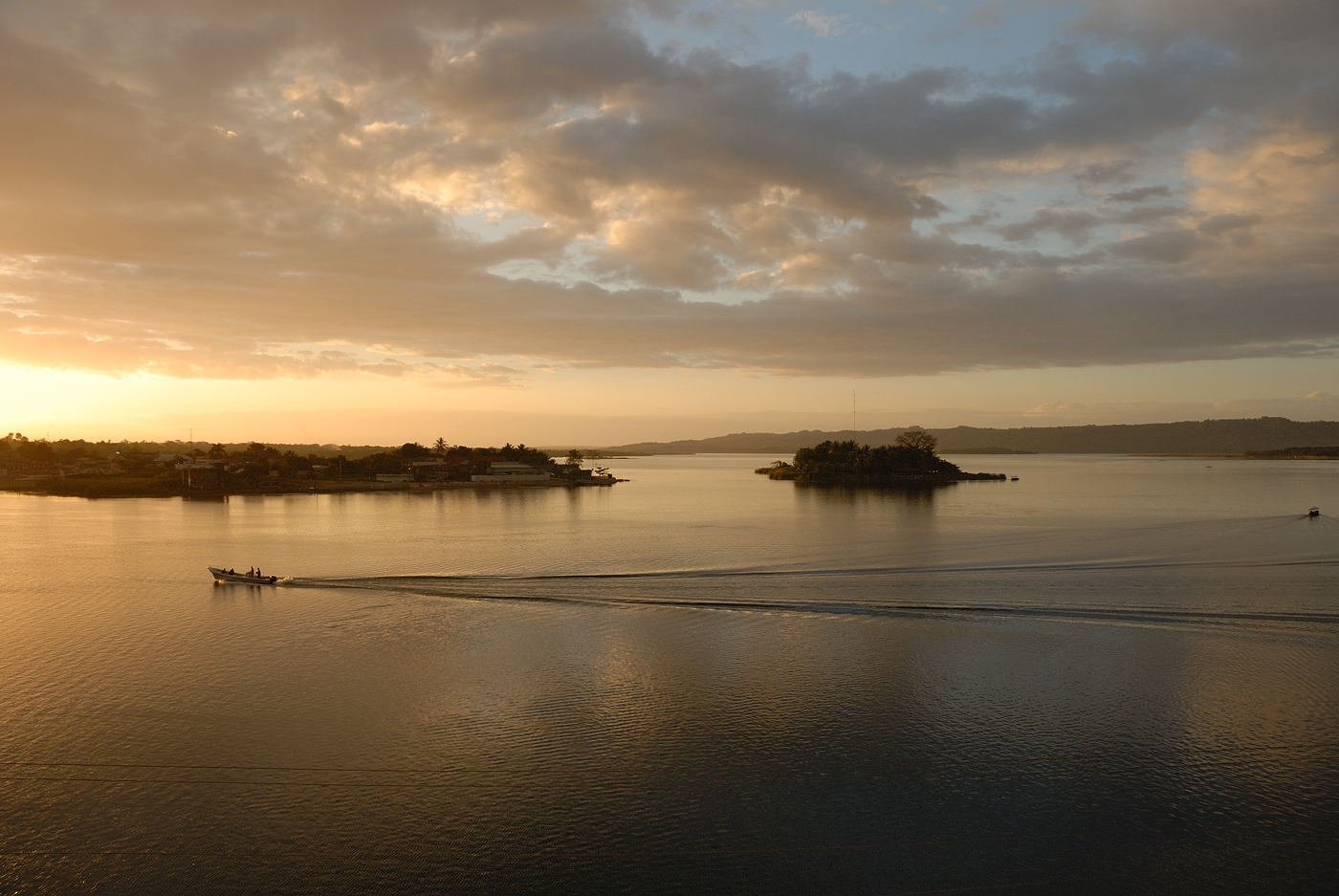 Lago de Peten Itza – фотографии Гватемалы