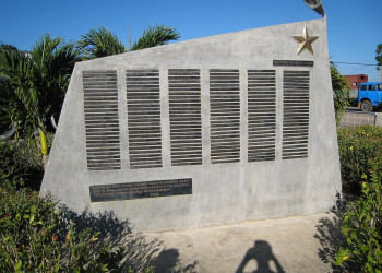 Памятник на Заливе Свиней, Куба – фотографии Кубы