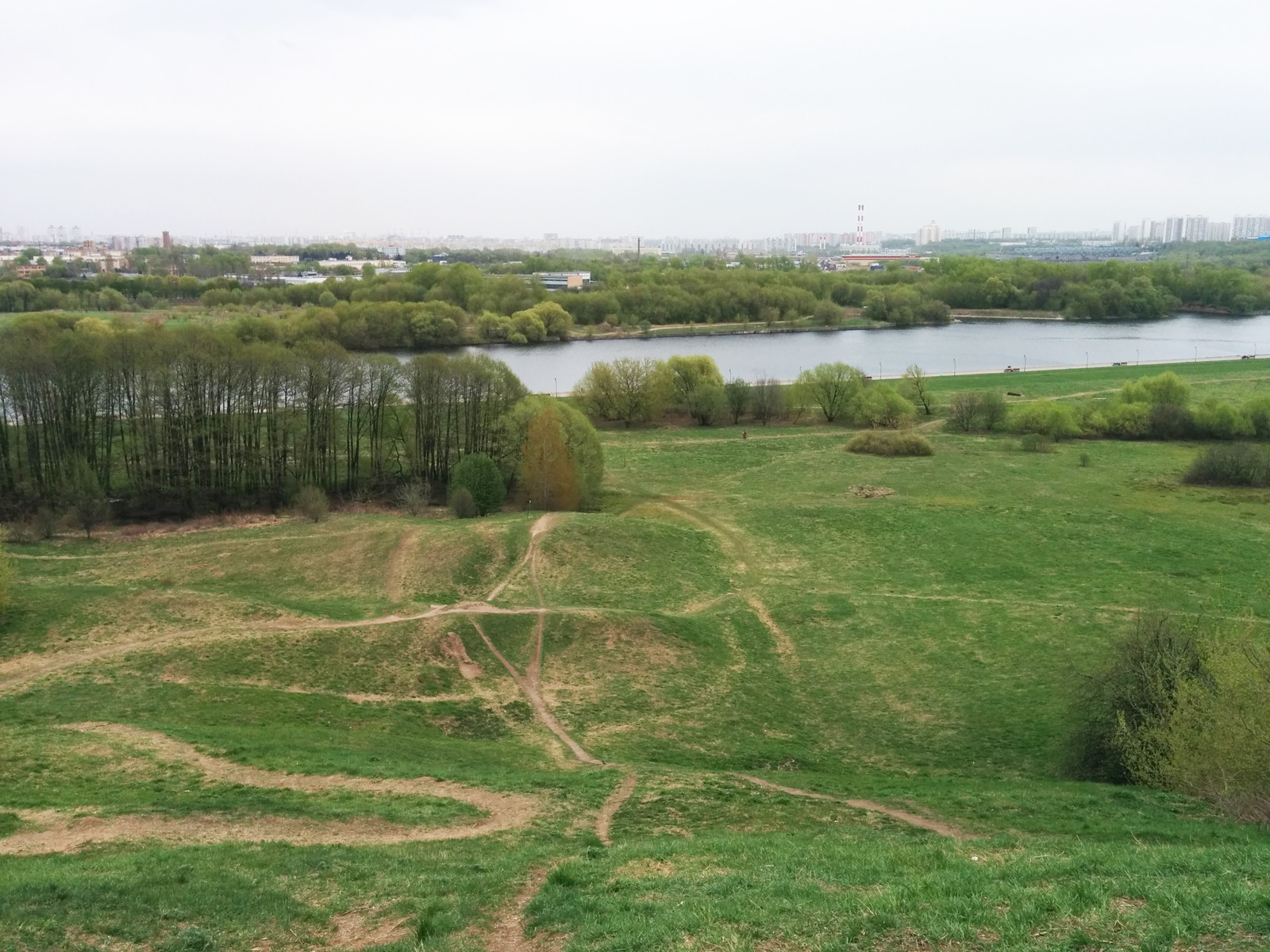 Парк Коломенское, вид на на Москва-реку. Фото 1 – фотографии России
