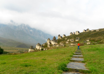 Некрополь у посёлка Даргавс в Северной Осетии. Фото 3 – фотографии России