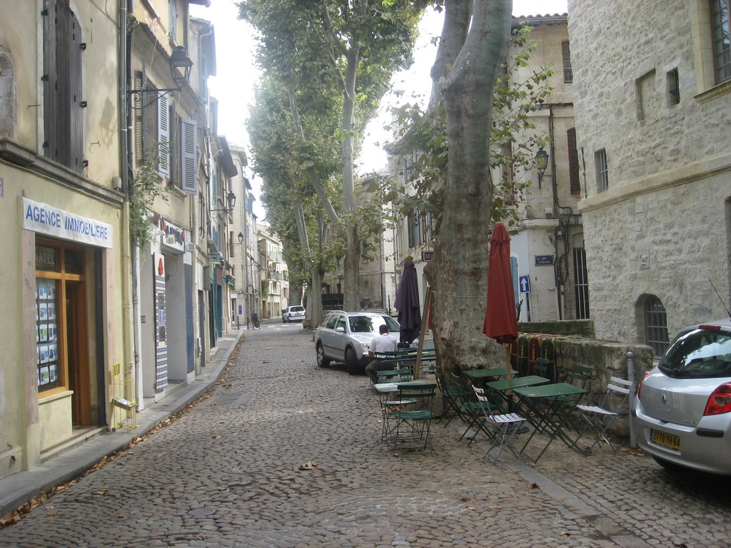 Улица в Авиньоне, Франция. Фото 2 – фотографии Франции