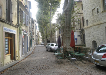 Улица в Авиньоне, Франция. Фото 2 – фотографии Франции