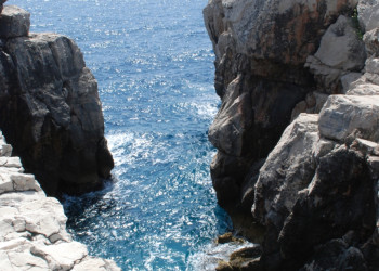 Скалы на острове Локрум, Хорватия. Фото 11 – фотографии Хорватии