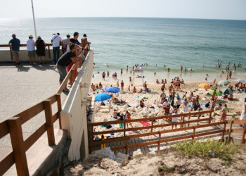 Набережная в Лакано, Франция – фотографии Франции