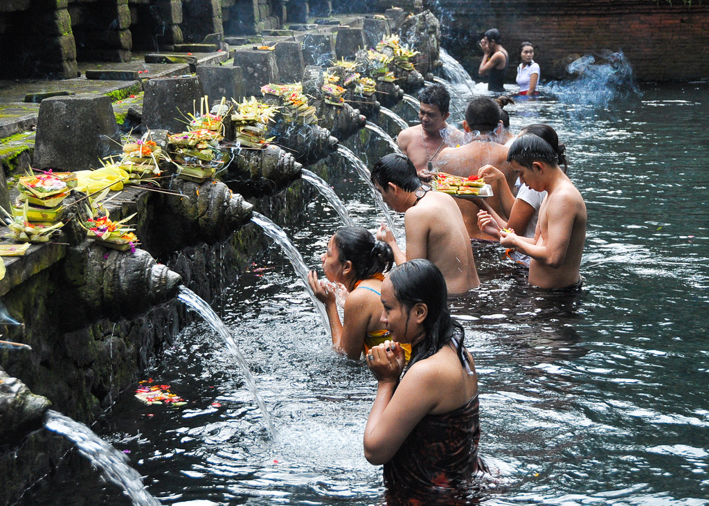 Святой источник Tirta Empul, Бали. Фото 4 – фотографии Индонезии