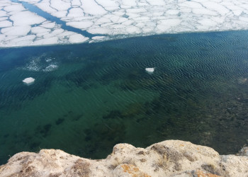 Майскиё лёд, Курма на Малом море – фотографии России