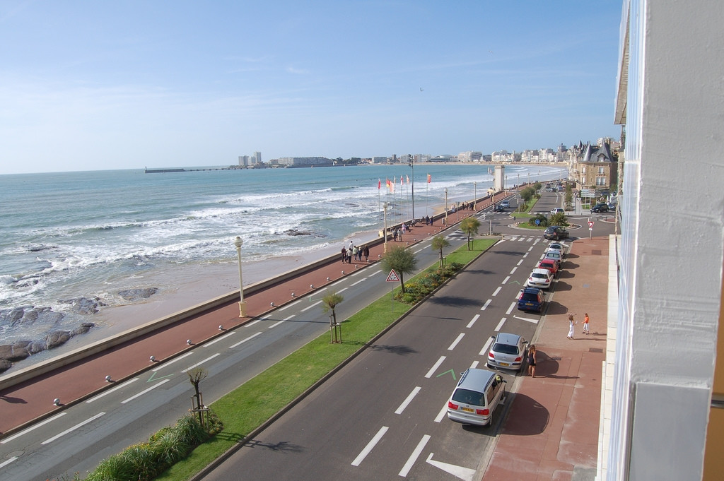 Набережная в Ле-Сабль-д Олон, Франция – фотографии Франции