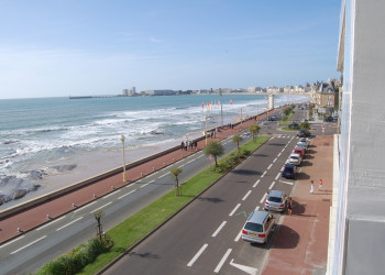 Набережная в Ле-Сабль-д Олон, Франция – фотографии Франции