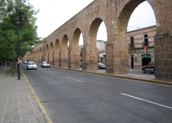 Акведук в Морелии. Фото 1 – фотографии Мексики