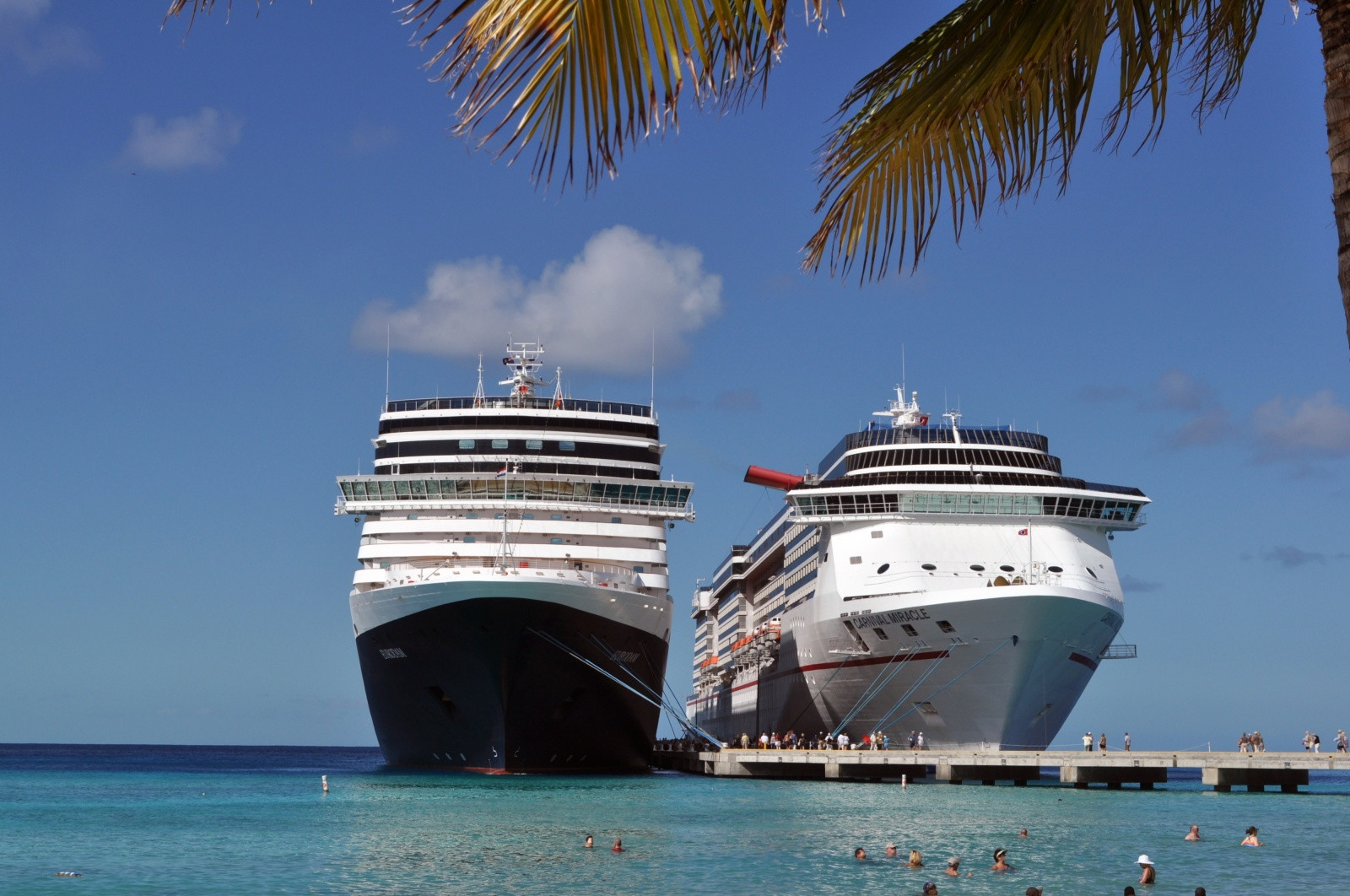 Круизные лайнеры в Гранд-Тёрк (Grand Turk) – фотографии Тёркс и Кайкос