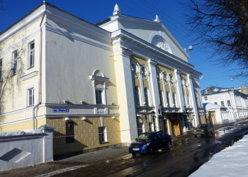 Театр Островского в Костроме. Фото 1 – фотографии России