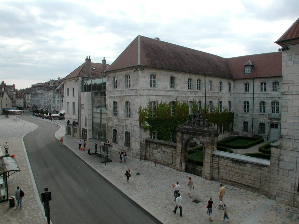 Улица в Безансоне, Франция. Фото 8 – фотографии Франции