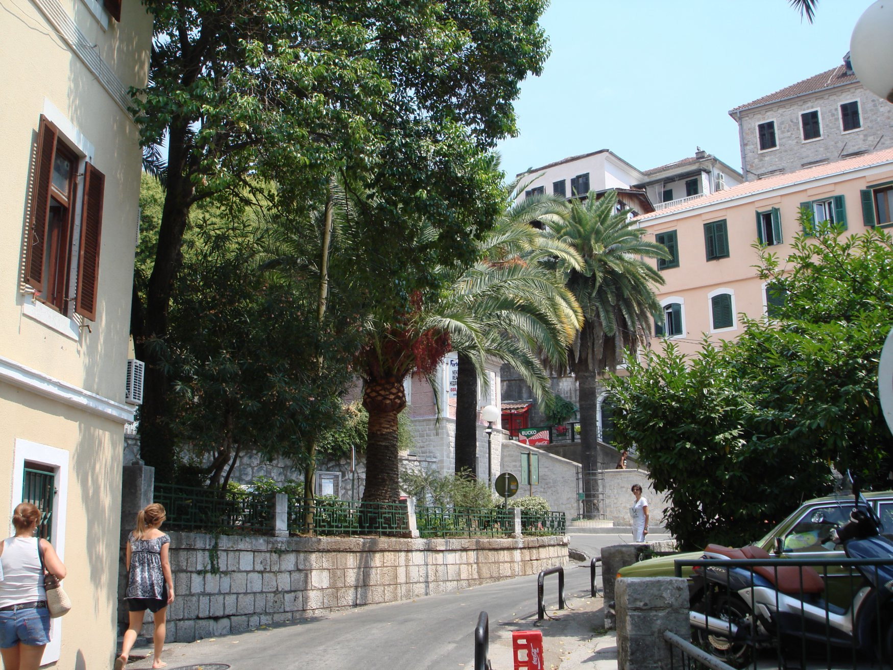 Улица в Херцег-Нови, Черногория. Фото 24 – фотографии Черногории