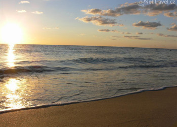 Закат на острове Табарка, Северный Тунис – фотографии Туниса