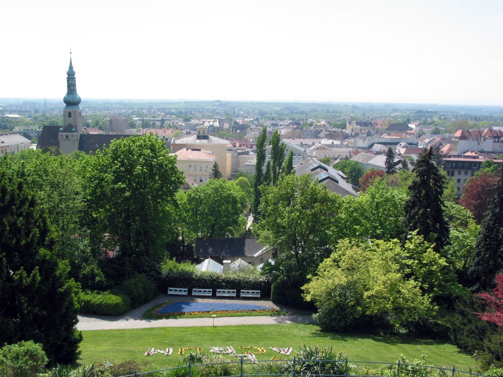 Сквер в городе Баден под Веной (Baden bei Wien), Австрия – фотографии Австрии