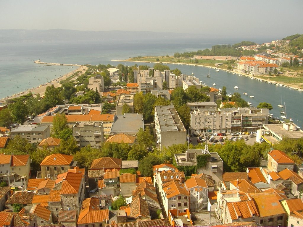 Панорамный вид в Омиш, Хорватия – фотографии Хорватии