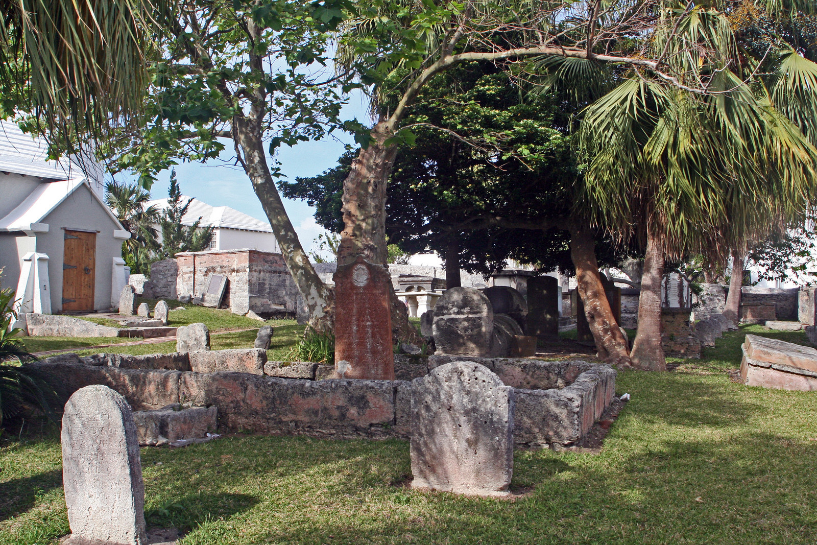 Кладбище при церкви Святого Петра (Saint Peter's Church) – фотографии Бермудских островов