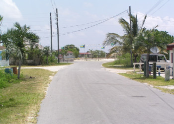 Дорога на острове Маягуана, Багамские острова – фотографии Багамских островов