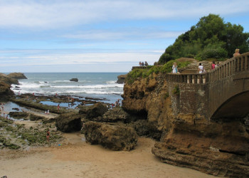 Набережная в Биаррице, Франция – фотографии Франции