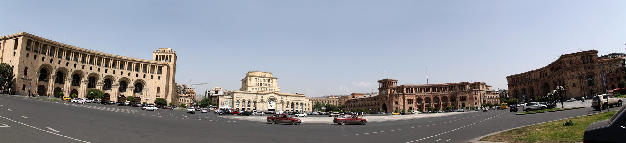 Панорамный вид площади Республики в Ереване, Армения – фотографии Армении