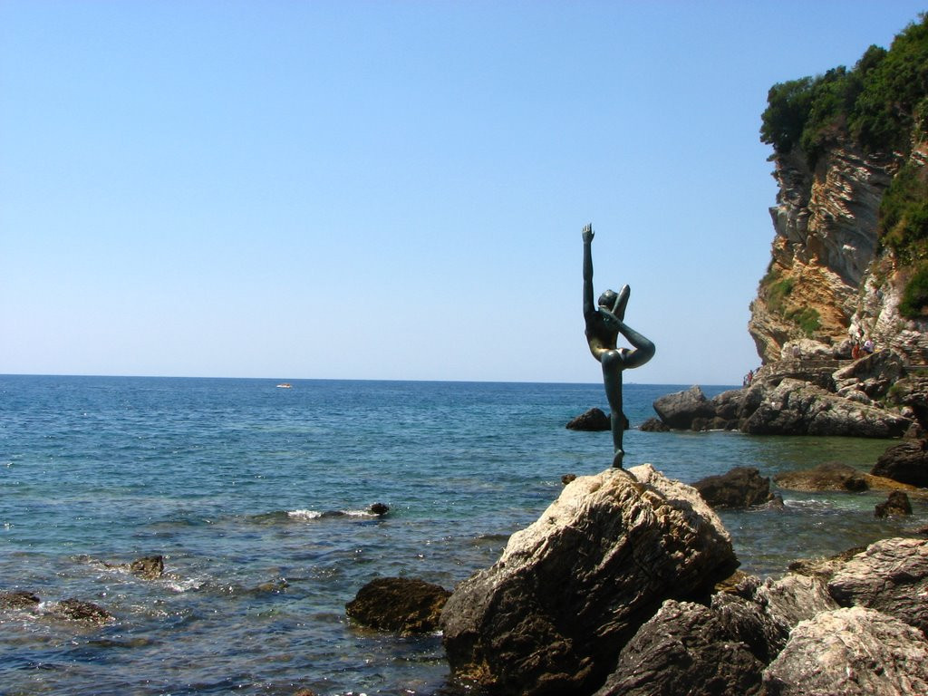 Скульптура в Будва, Черногория. Фото 3 – фотографии Черногории