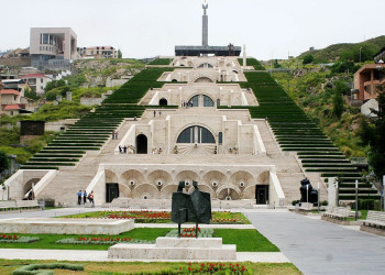 Монумент Каскад в Ереване, Армения – фотографии Армении