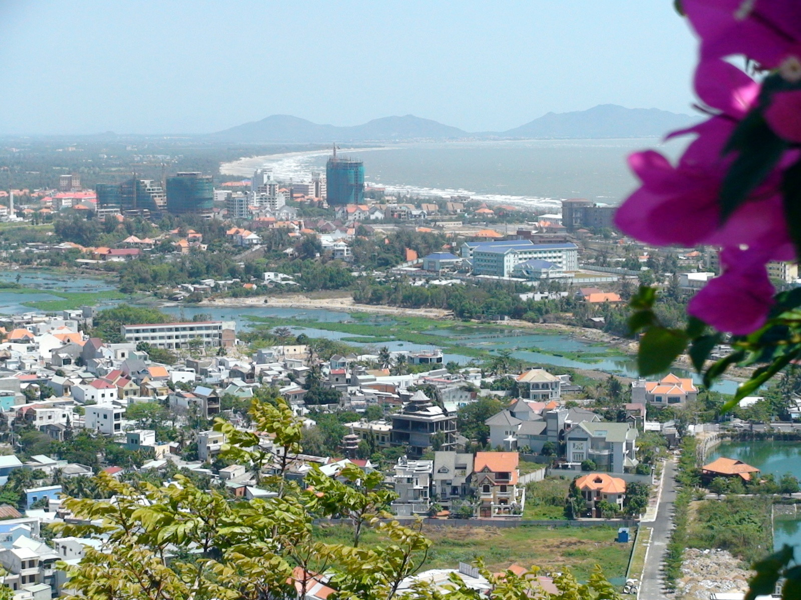 Вунгтау (Vung Tau) – курортный город на юге Вьетнама – фотографии Вьетнама