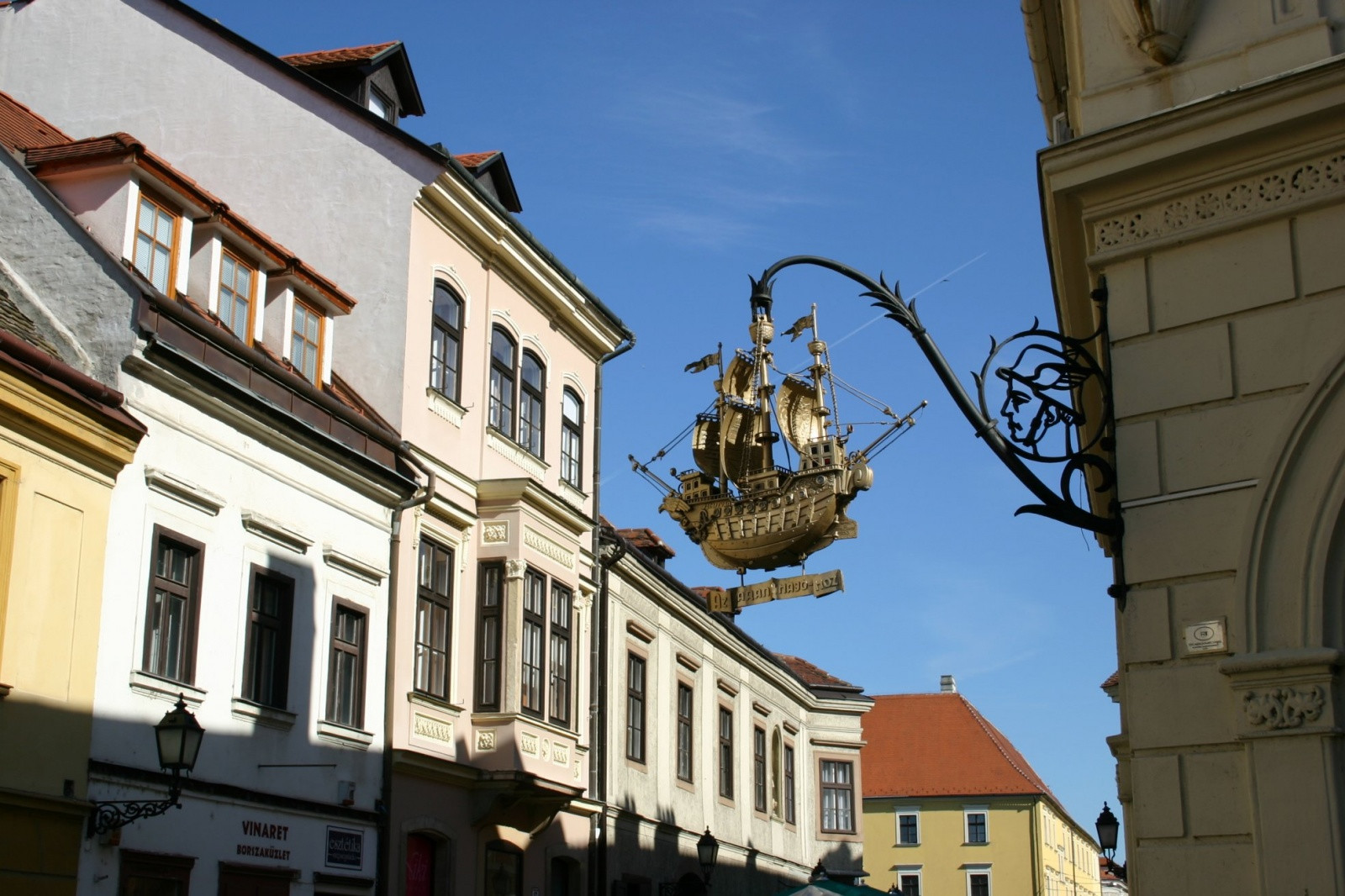 Дьёр (Győr) – город в северо-западной Венгрии – фотографии Венгрии