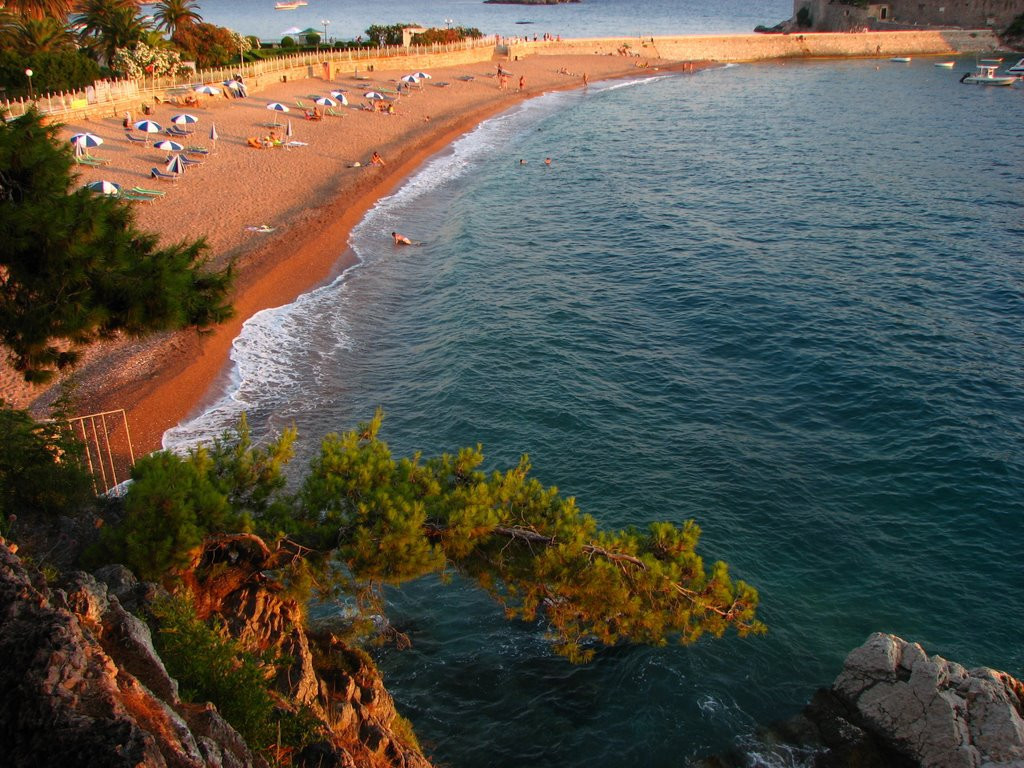 Пляж в Святой Стефан, Черногория. Фото 22 – фотографии Черногории