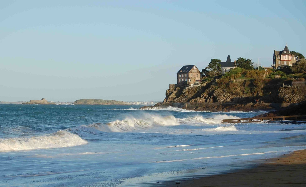 Море в Динарде, Франция. Фото 6 – фотографии Франции