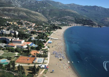 Побережье в Бечичи, Черногория – фотографии Черногории