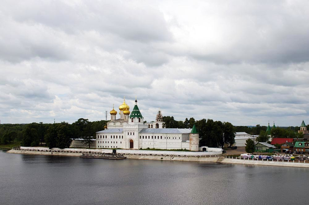 Свято-Троицкий мужской Ипатьевский монастырь – фотографии России