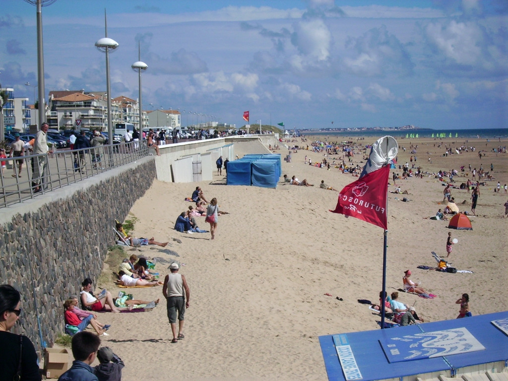 Пляж в Сен-Жан-де-Мон, Франция. Фото 7 – фотографии Франции